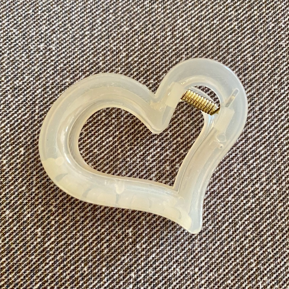 NEW Heart Love Translucent Milky Latte Hair Clip